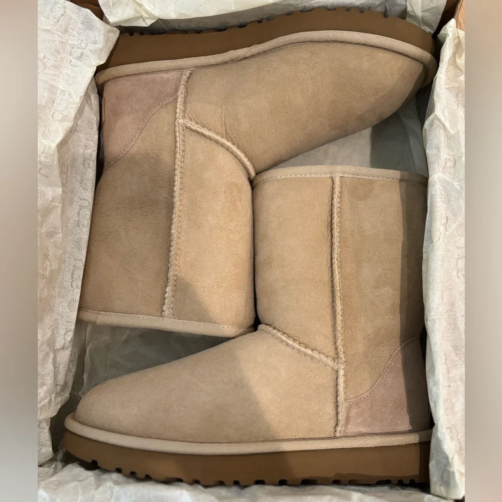 Cozy Tan Shearling-Lined Women's Boots - Picture 4 of 6